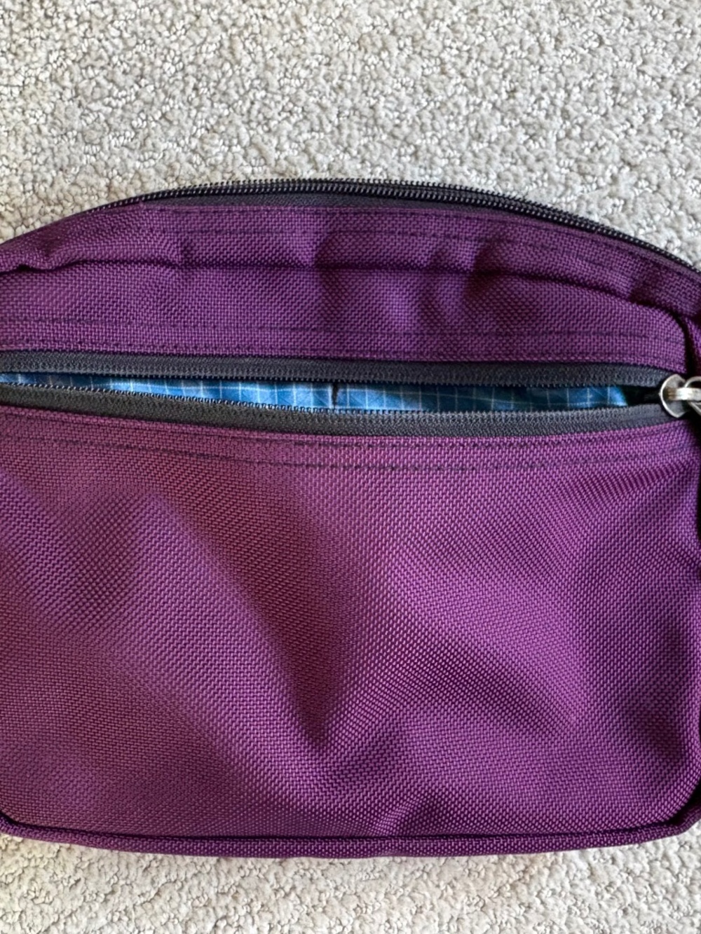 Tom Bihn 1050 side kick aubergine/island plus shoulder strap in good condition